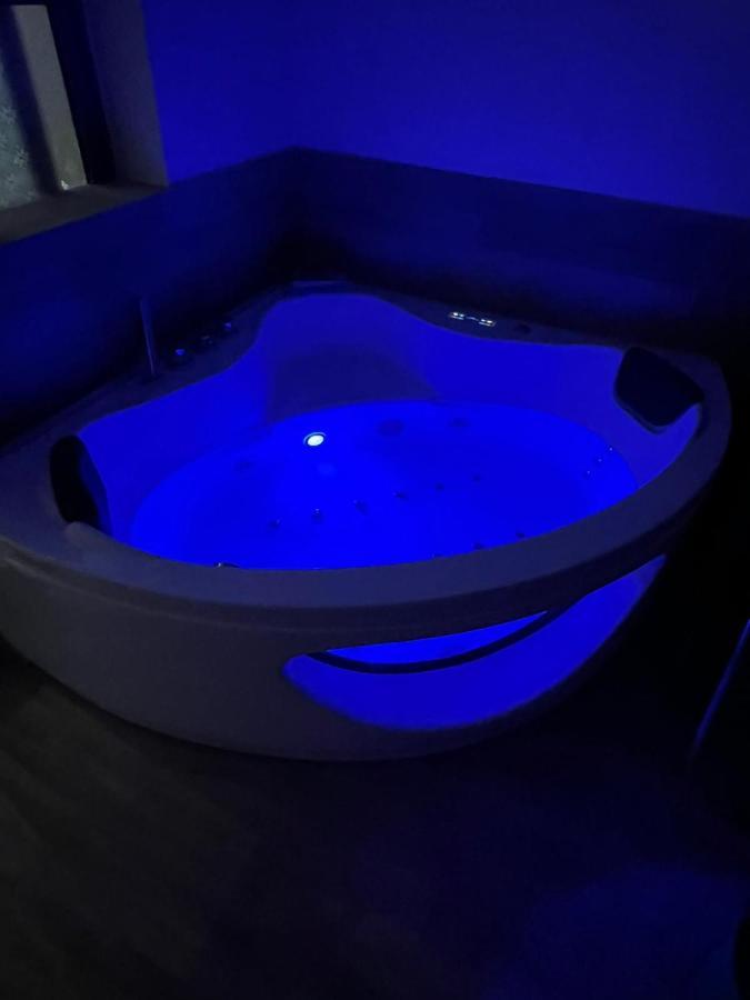 Maspalomas Jacuzzi Bungalow 大加那利岛拉斯帕尔马斯 外观 照片